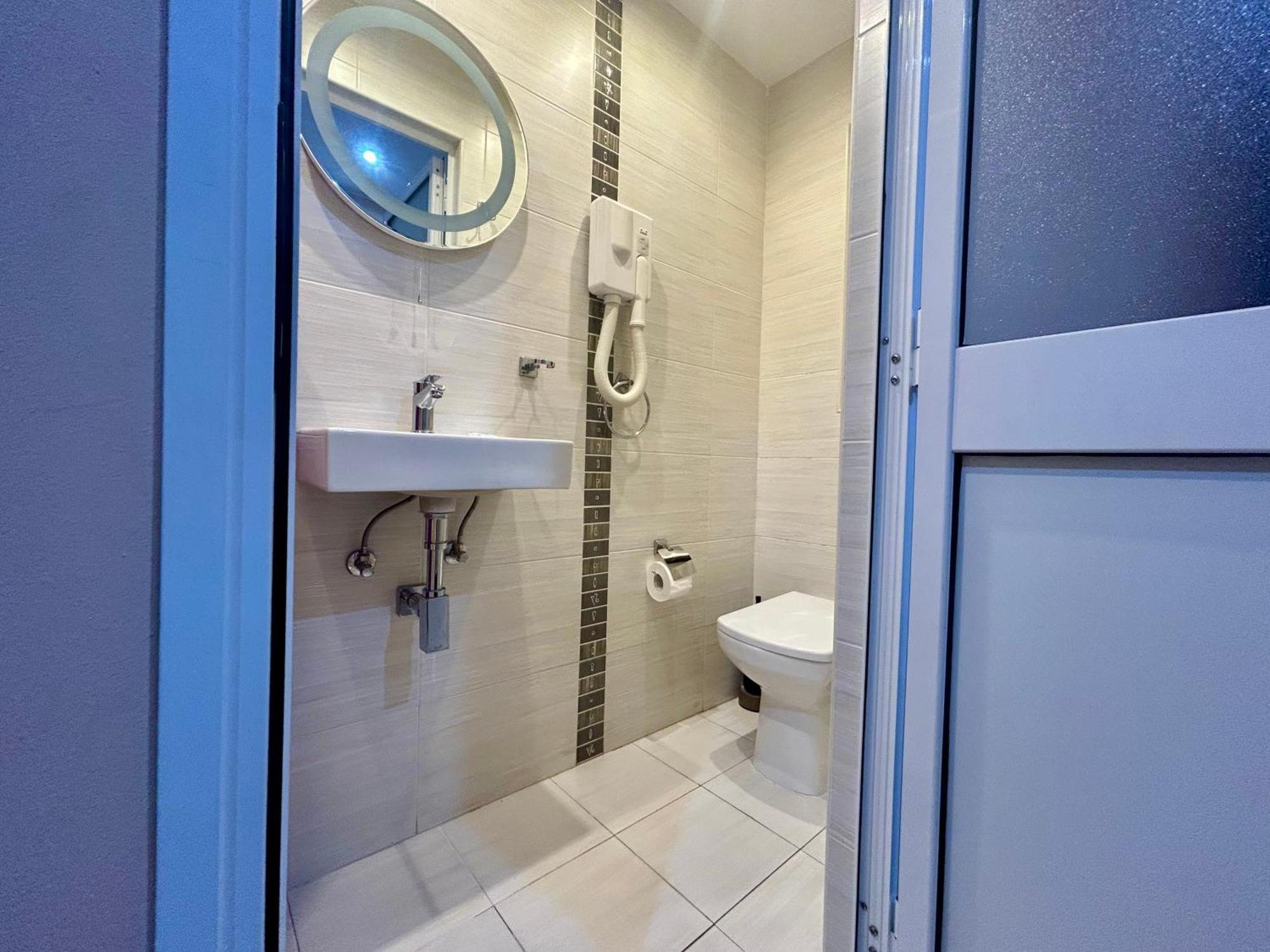 Отель Malta Paradise Central Accomodation Сент Джулианс Экстерьер фото