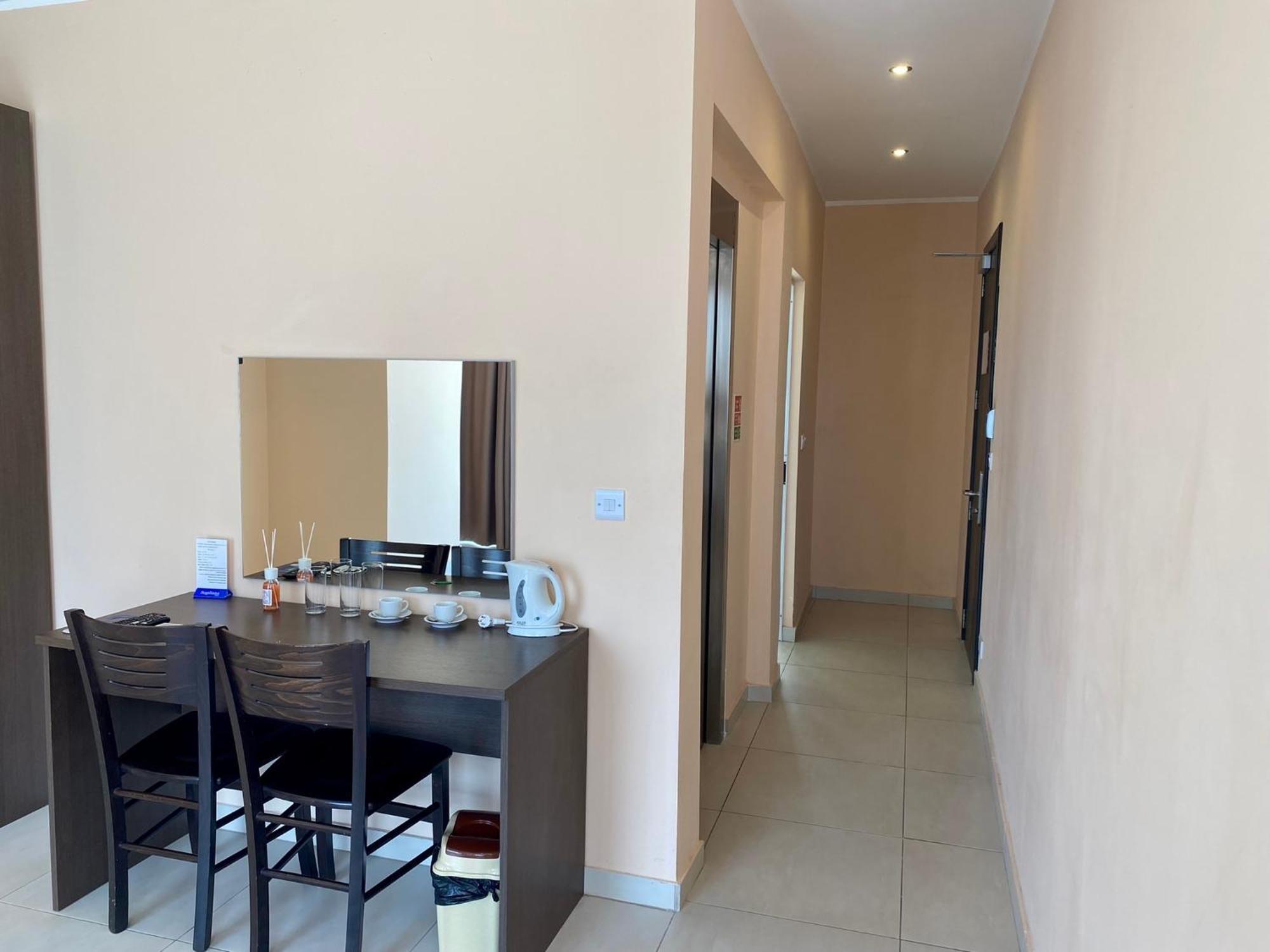 Отель Malta Paradise Central Accomodation Сент Джулианс Экстерьер фото