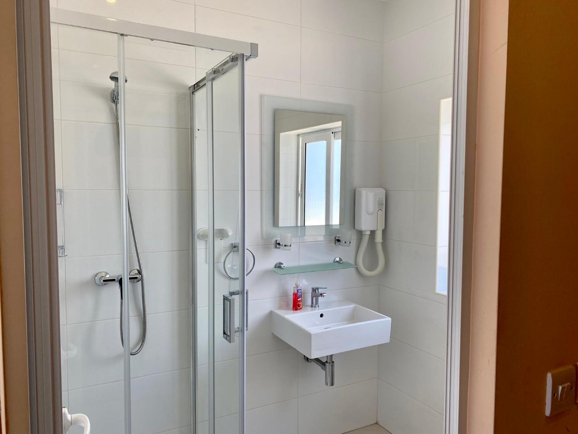 Отель Malta Paradise Central Accomodation Сент Джулианс Экстерьер фото
